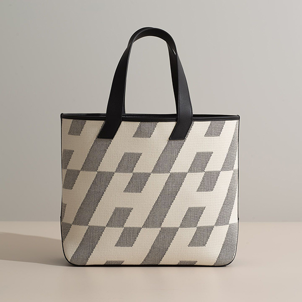 新作2021SS エルメス Hアンビエ GM